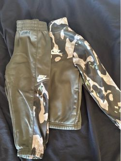 Sweat suit  4T