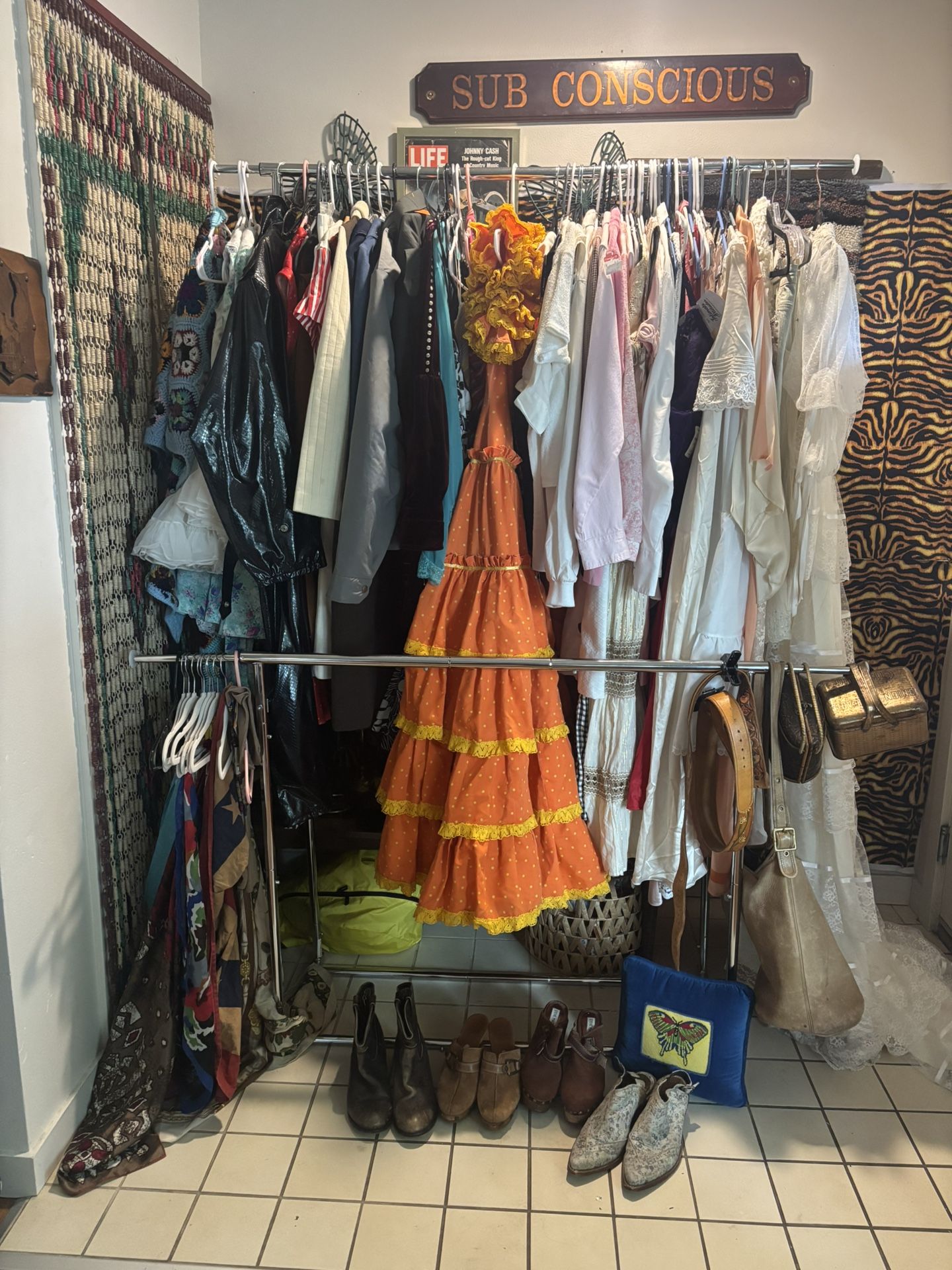 VINTAGE + MODERN STYLE SALE ποΈ One-of-a-Kind Fashion + Home Finds!