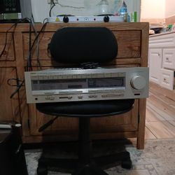 1983 Yamaha R-100 Stereo Receiver 
