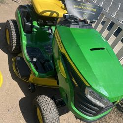 John Deere S120 42 in. 22 HP V-Twin Gas Hydrostatic Riding Lawn Tractor