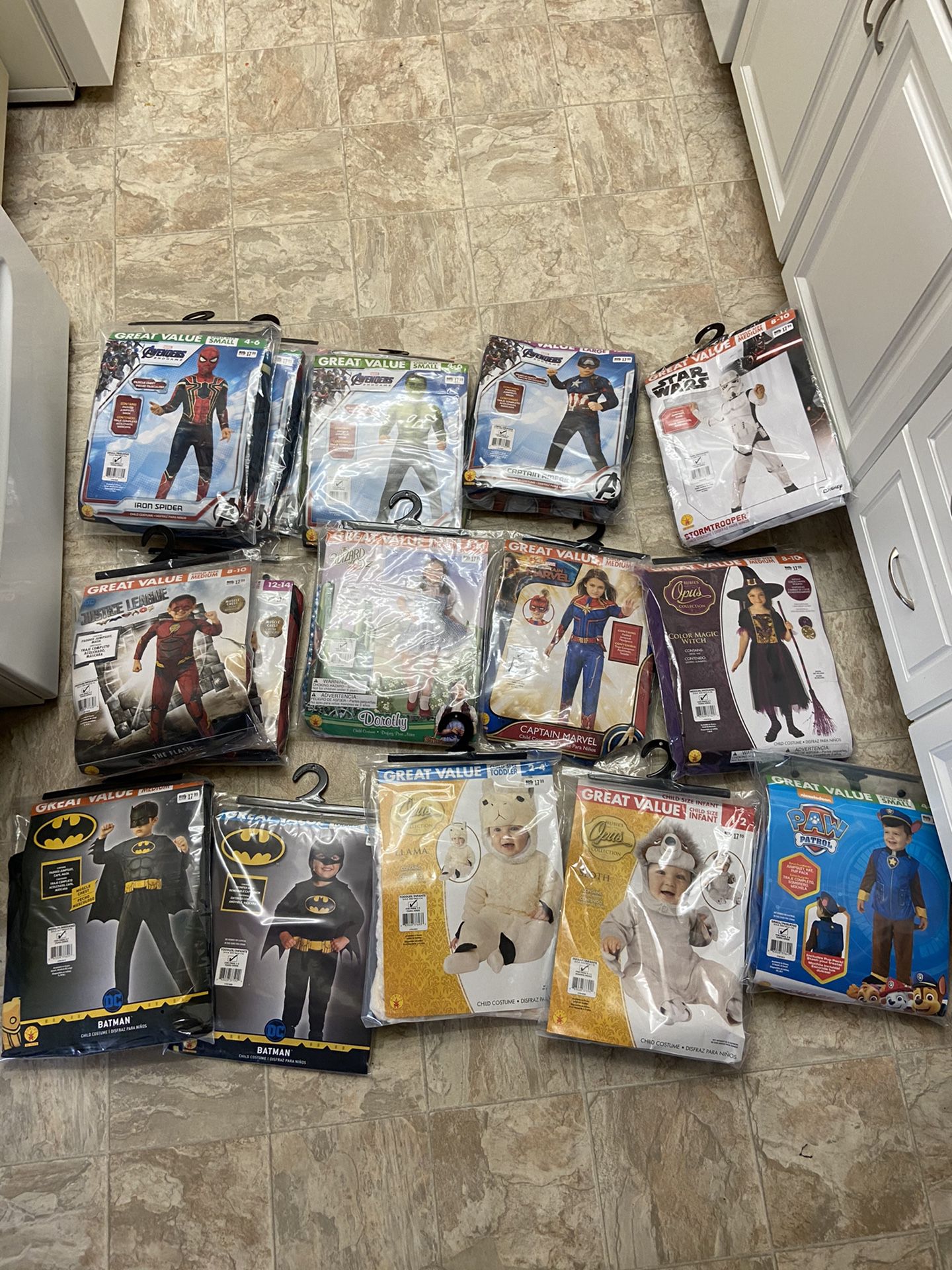 BOYS AND GIRLS HALLOWEEN COSTUMES (NEW, NEVER WORN OR OPENED)