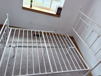 Full size day bed