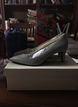 Anne Klein Gray Reptile Dress shoes 8 1/2 med