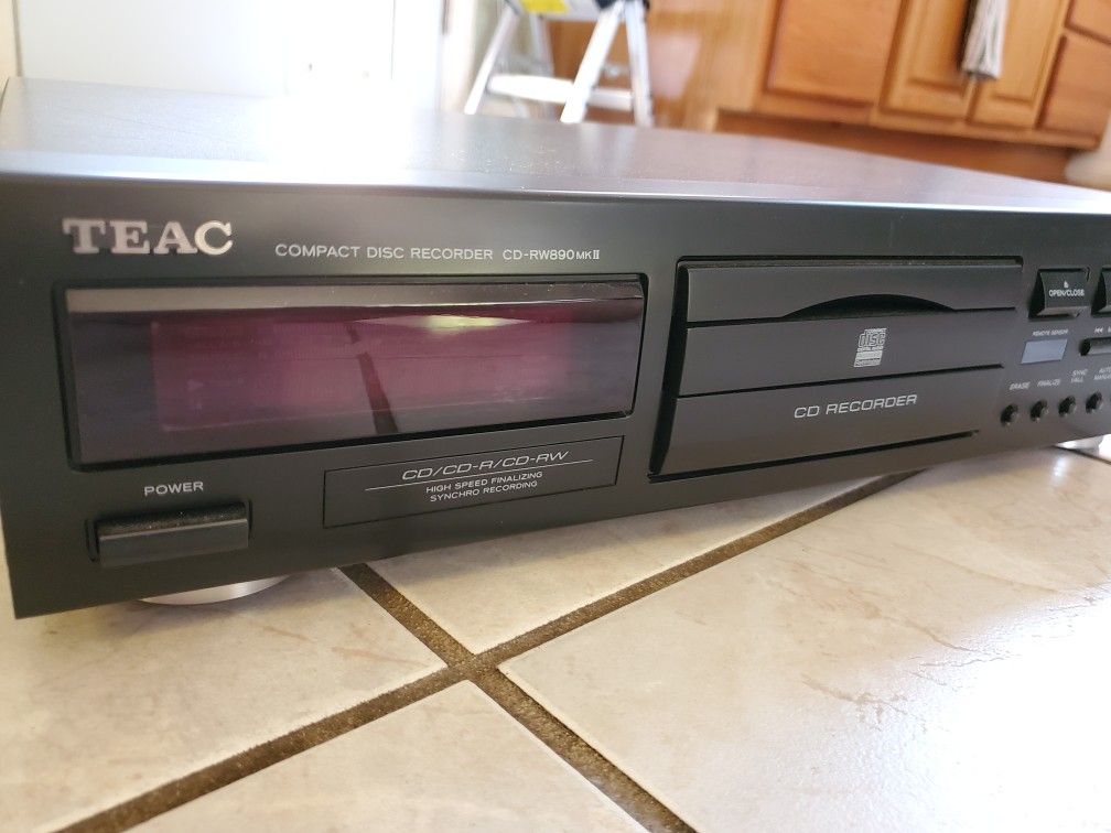 Teac CD-RW890 CD burner for burning records to disc