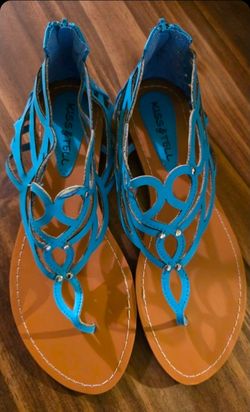 KISS & TELL  Blue Fashion Thong Sandals  Brand New Size 9