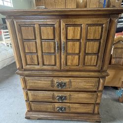 Classic Bedroom Set - Great Condition