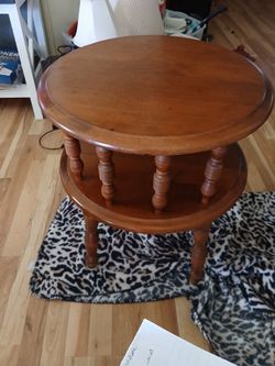Vintage colonial reo tiered round table