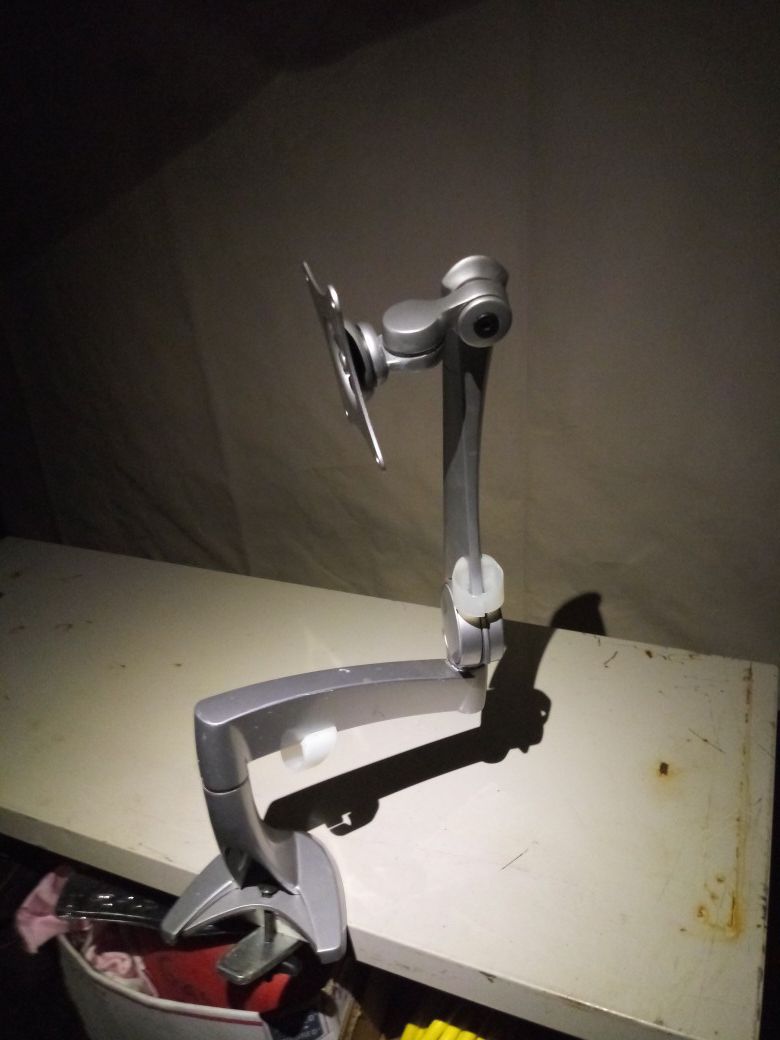 Computer Monitor Articulating Stand