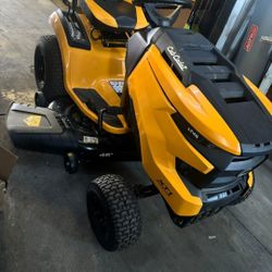 Cud Cadet XT1 Enduro LT 46 in. H 23 HP V-Twin Kohler 7000 Series Engine Hydrostatic Drive Gas Riding Lawn