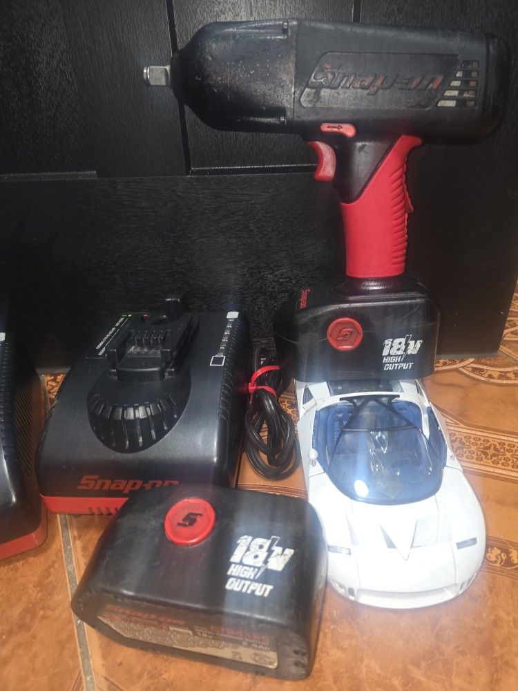 Snap-on 1/2" Size Torque Wrench.charger & 2 Batteys. All Work Great. $275