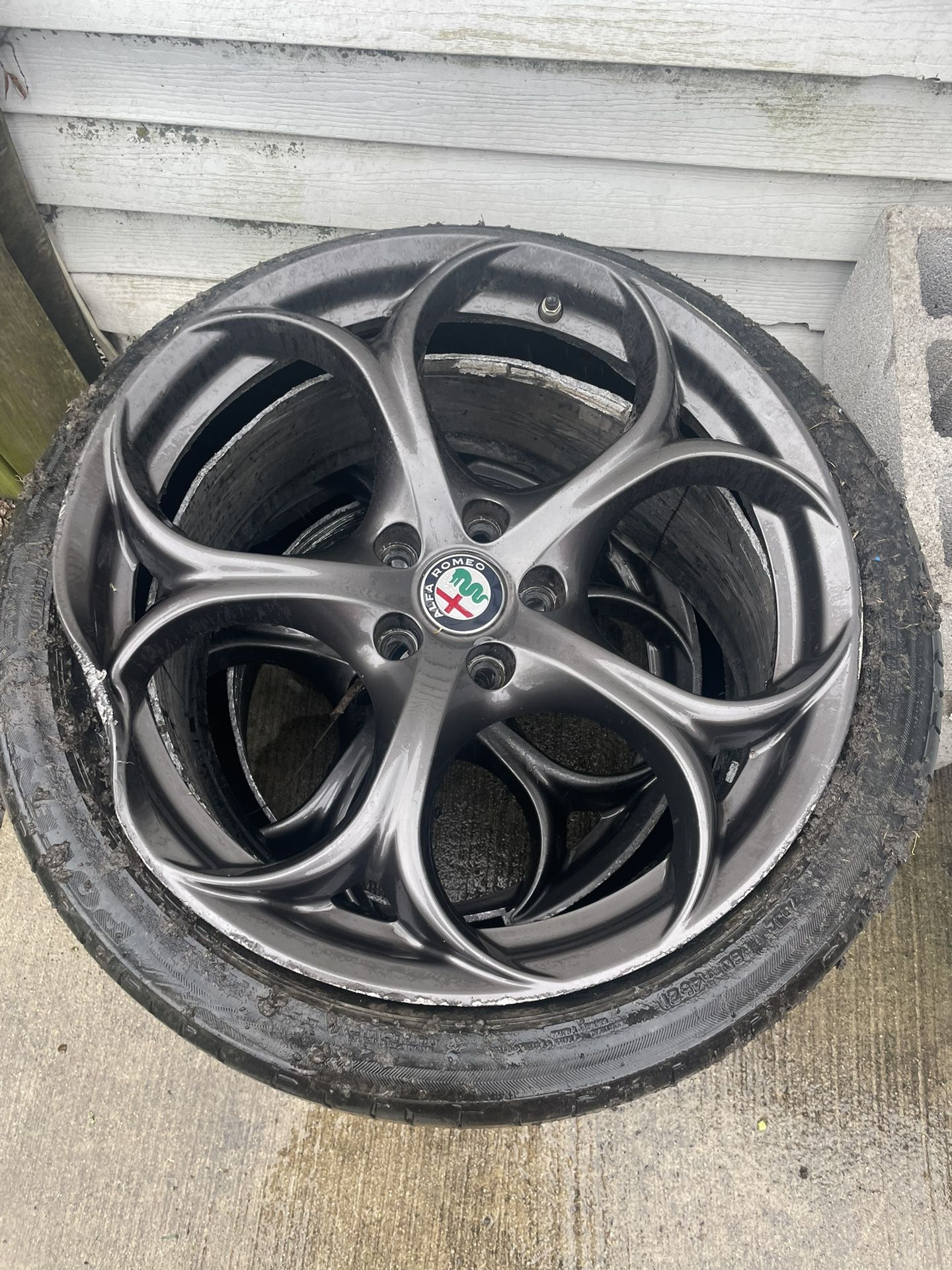 Alfa Romeo Damaged Rims