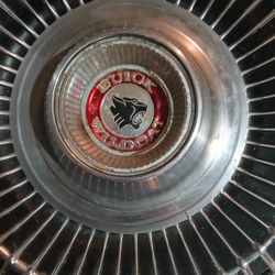 Hubcaps Buick Wildcat