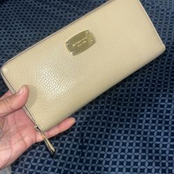 Michael Kors Wallet $20 Firm Cash Only
