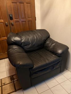 Black Leather Oversized Accent Chair