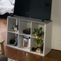 White shelf cube organizer with gray top