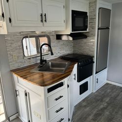 2012 Jay Flight By Jayco 33’ 