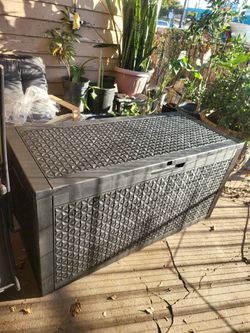 100g patio outdoor deck box