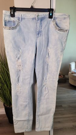 Light Wash Distressed Studded Jeans Size 17