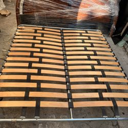 Bed Set MSCatalina Massive Wood In Good Condition 