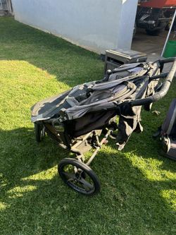 Jogger stroller