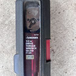 Torque Wrench HUSKY 1/2in drive 50-250lbs