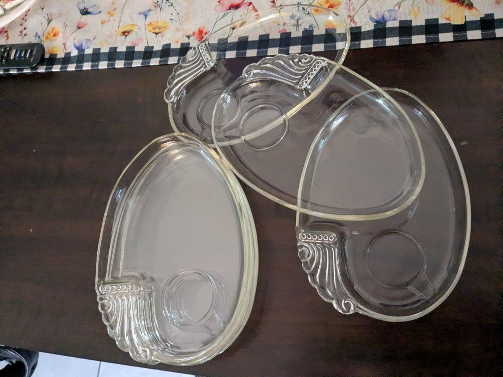 Clear And Dip Serving