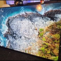 70" Roku Smart Tv 4k Great Condition Like New No Legs It Was Mounted Great Quality Pics 