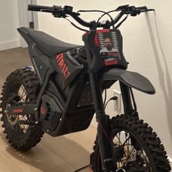 Throne Strike 62v   (READ DESCRIPTION)