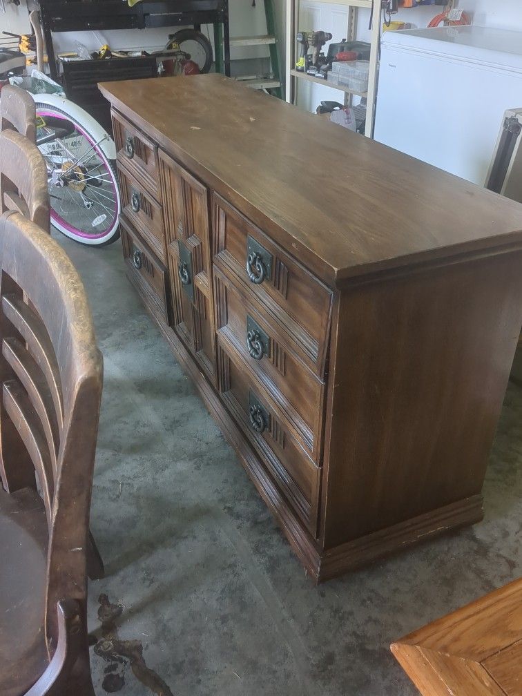 9 Drawer Dresser