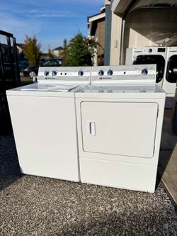 Speed Queen3.2 Cu.Ft. Capacity Washer and 7.0 Cu.Ft electric Dryer Set
