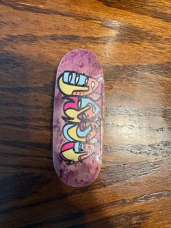Fingerboard decks