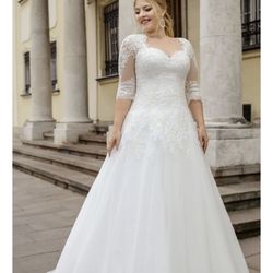 Wedding Dress -never Worn 