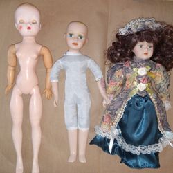 Madame Alexander Cissy Doll, and other Dolls Items, 