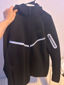Black reflective nike tech