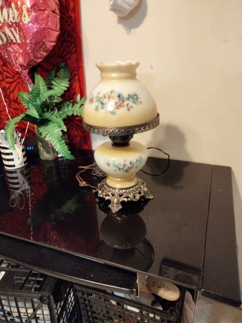 Beautiful Antique Flower Lamp