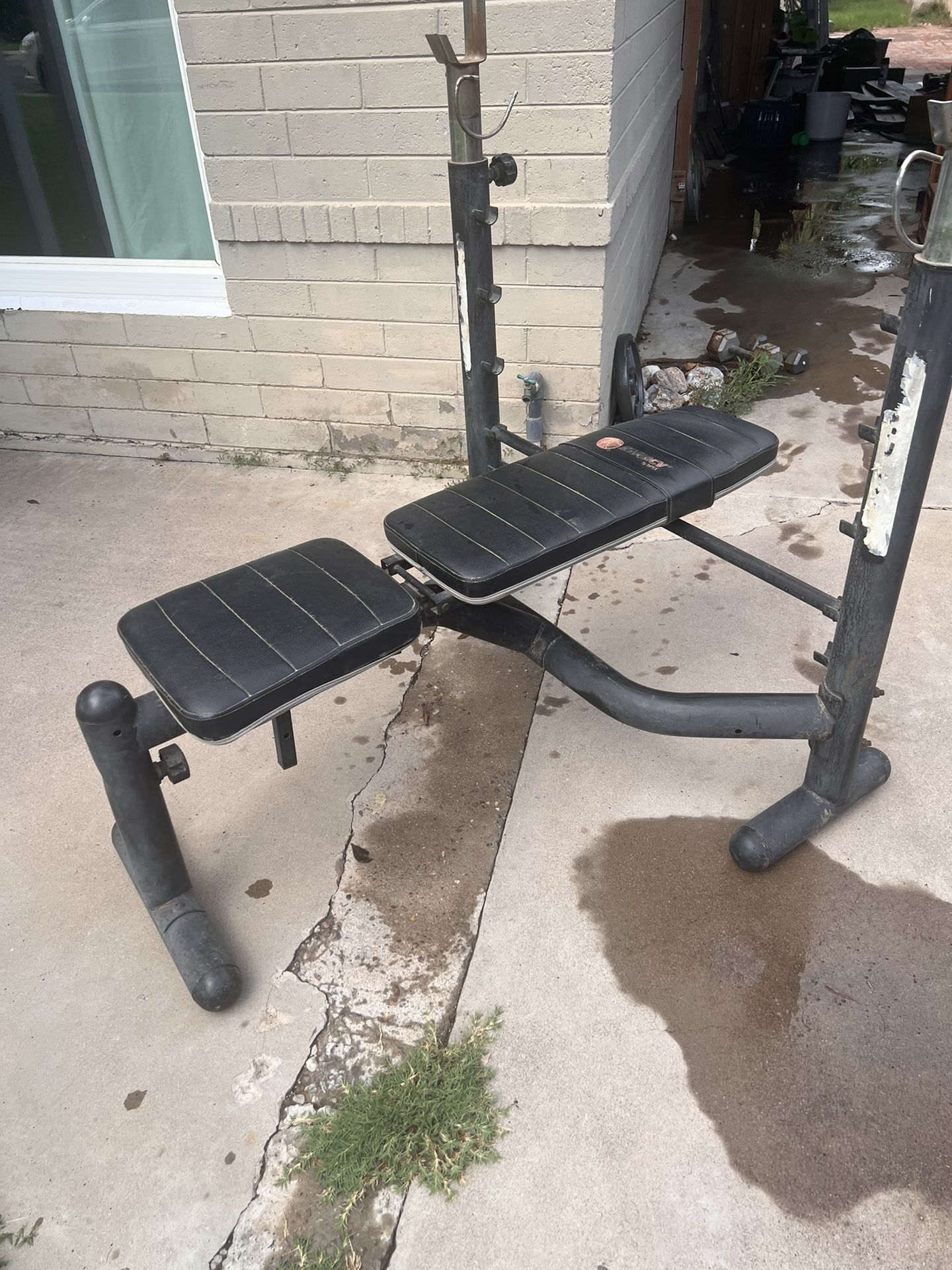 Adjustable Weight Bench 