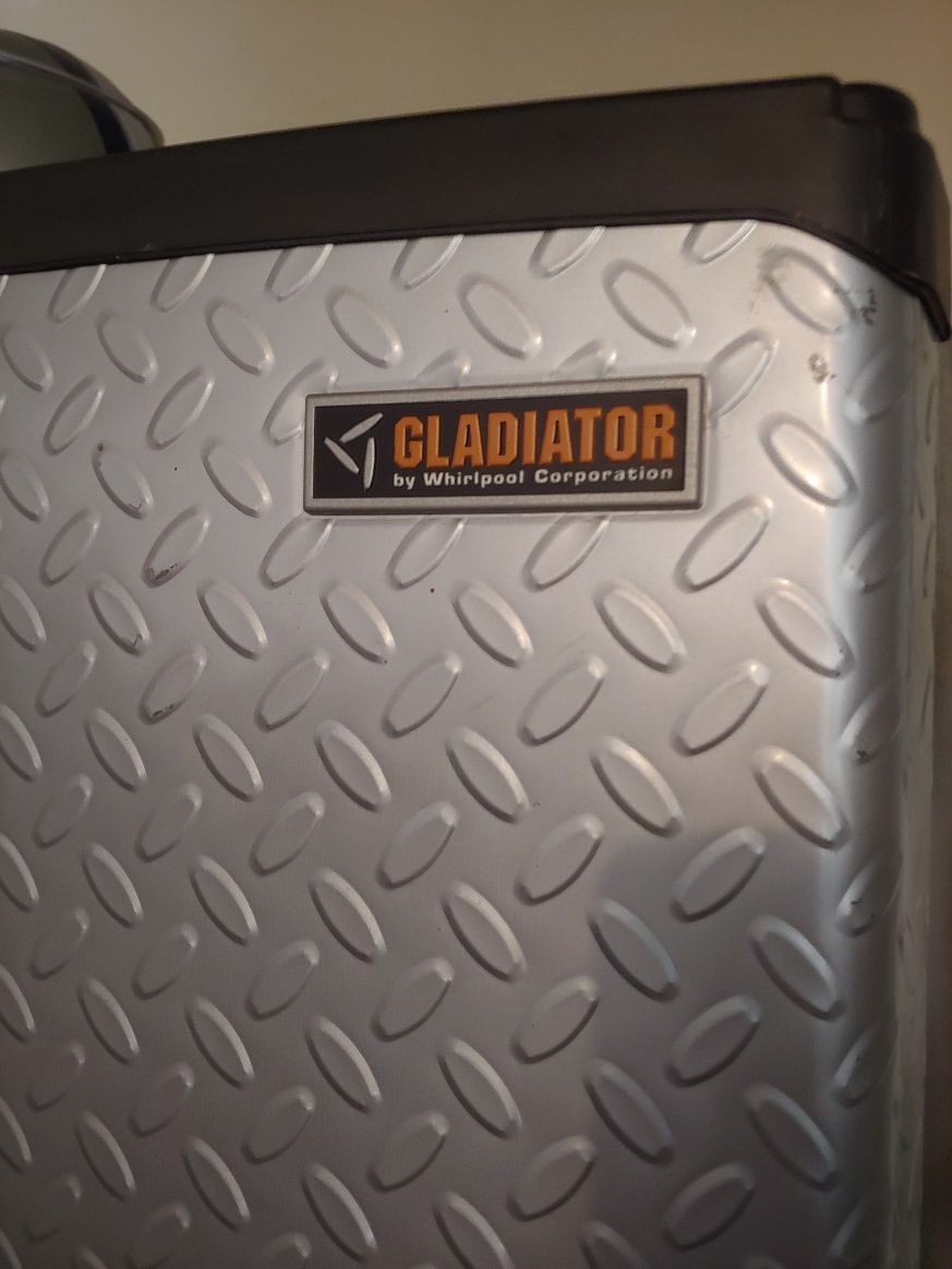 Whirlpool Gladiator refrigerator