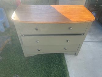 Dresser
