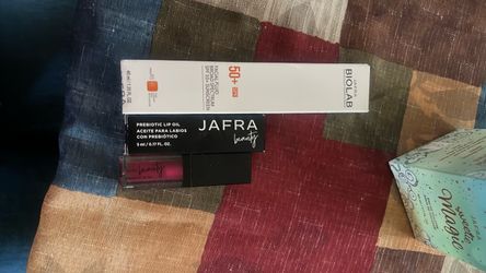 Jafra Beauty Prebiotic Lip Oil & BioLab SPF 50+ Facial Fluid Set