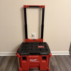 Milwaukee PACKOUT 22 in. Rolling Modular Tool Box Low Profile Handle new