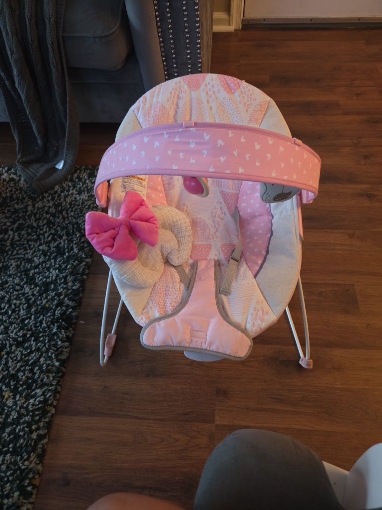 Vibrating baby chair