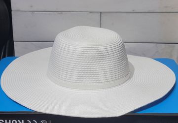 Women's Sun Hats $7 each (Four Available)
