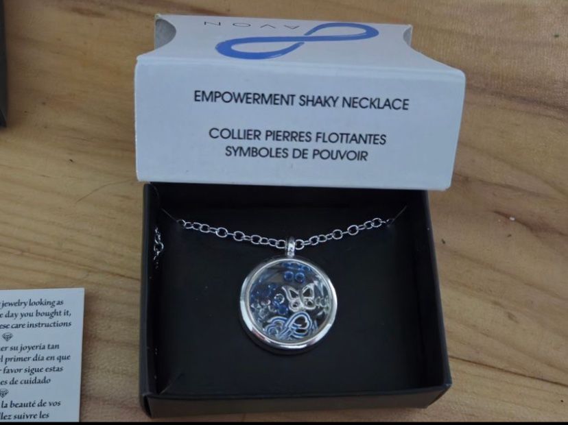 Avon Empowerment Floating Charm Necklace