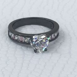 PRETTY WOMENS RING SIZE 9 NEW CONDITION RING FOR WOMEN ✨HIGH QUALITY   