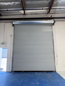 Commercial roll up doors