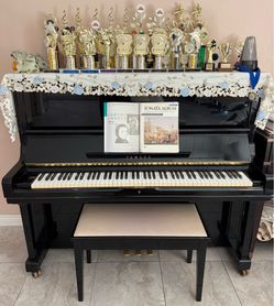 EXCELLENT Used Condition 1982 Yamaha U3 Upright Piano in Gloss Black Finish