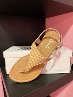 Bonita Sandals Size 6