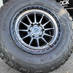 Vendo Rines Nuevos 17x9 De Ancho De 6-139.7 Con Llantas 265/70/R17  Bfgoodrich Por $980
