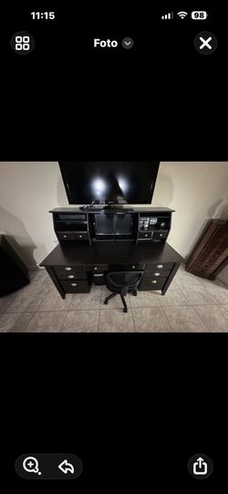 Computer Desk With Chair And Dell Monitor