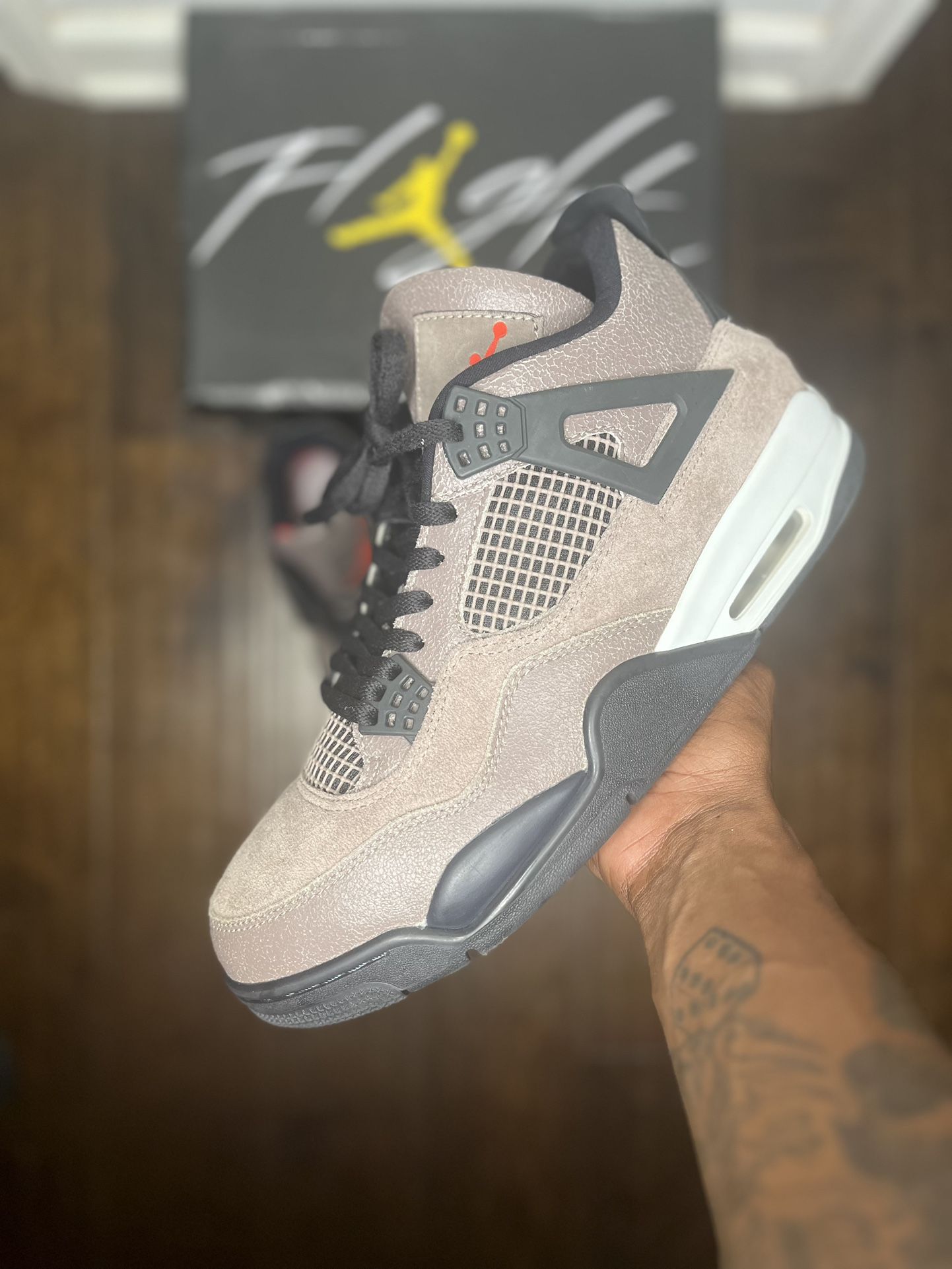 Jordan 4 “Taupe”